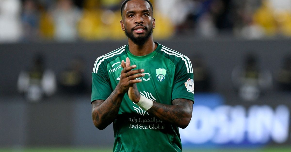 نجم الأهلي السعودي يتعرض للسرقة في لندن