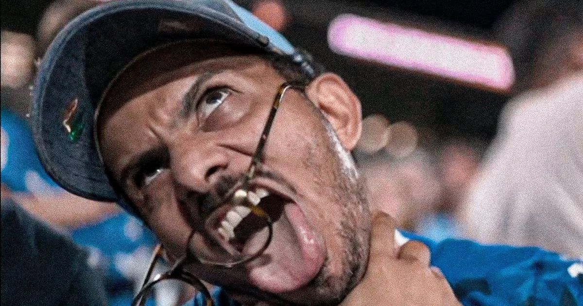 "إحنا قتلناكم".. مشجع للهلال حديث العالم بعد احتفالية أيقونية