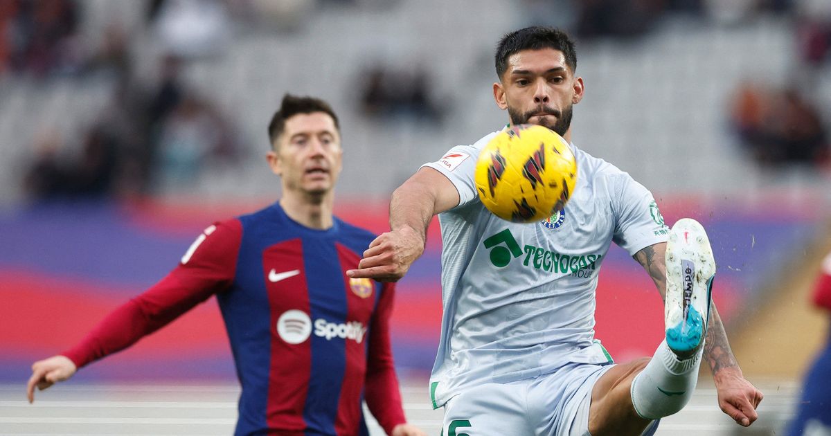 النصر يرصد مدافع خيتافي تحسّباً لرحيل لابورت