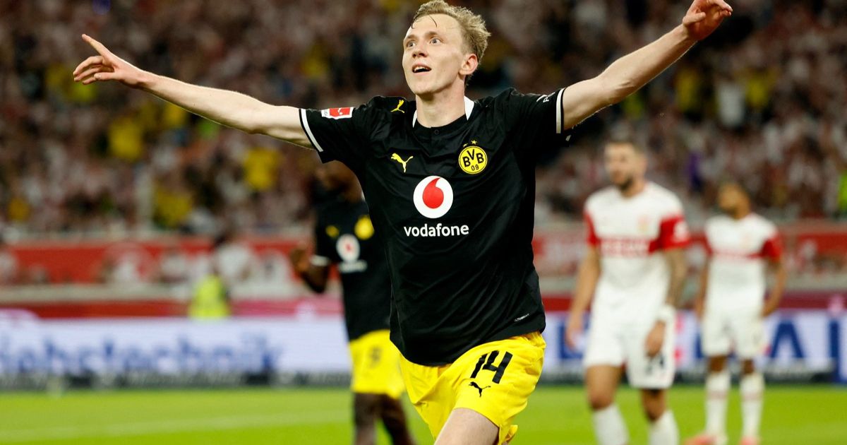 دورتموند يصعق شتوتغارت ويستعيد صدارة الدوري الألماني