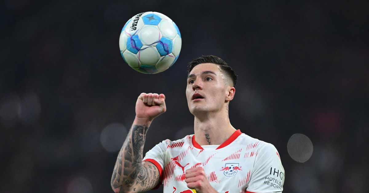 نجم لايبزيغ في مرمى الهلال الباحث عن هداف