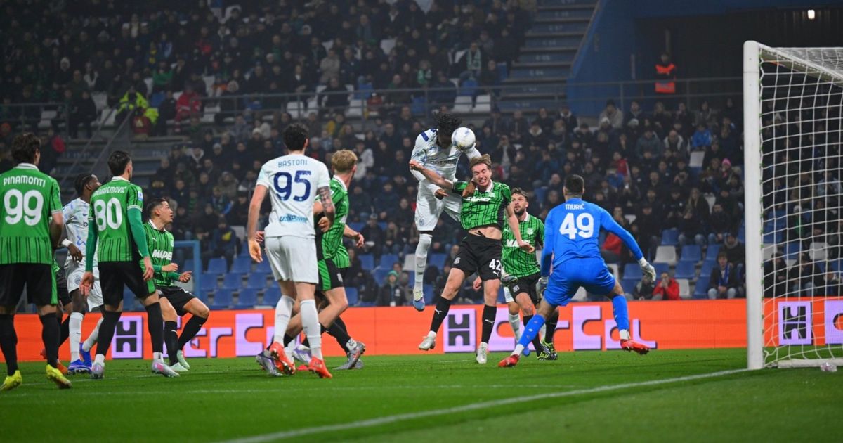 إنتر يسحق ساسولو ويبتعد بصدارة الدوري الإيطالي