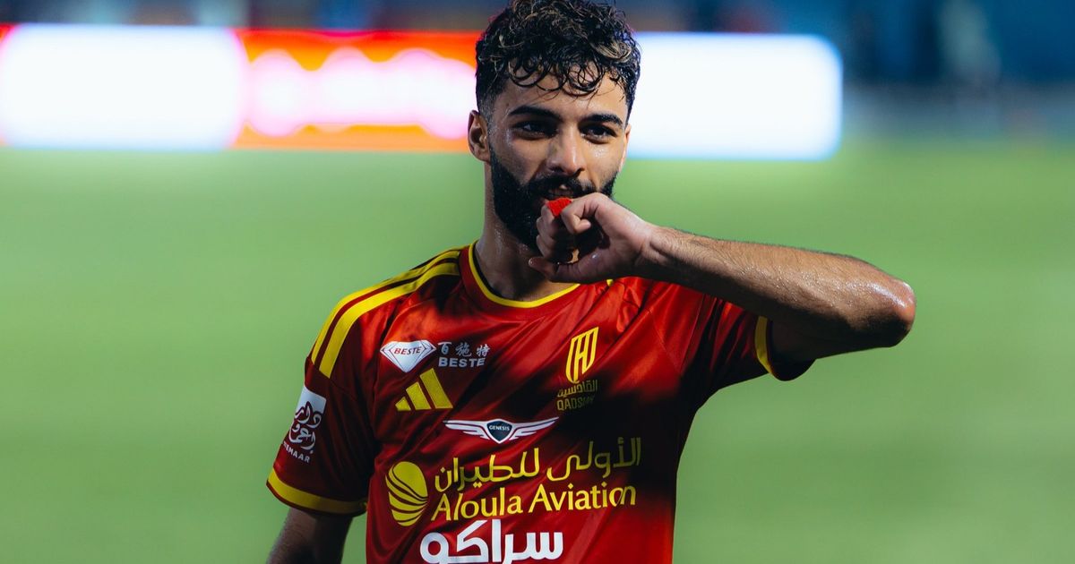 رودجرز مازحاً: أبو الشامات يستحق الكرة الذهبية