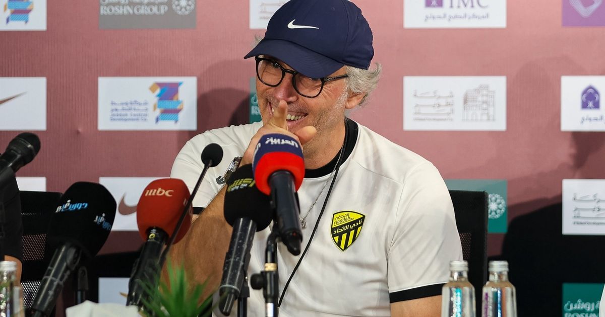 لوران بلان يكشف حالة بنزيما ورايكوفيتش ويشيد بصفقات الاتحاد