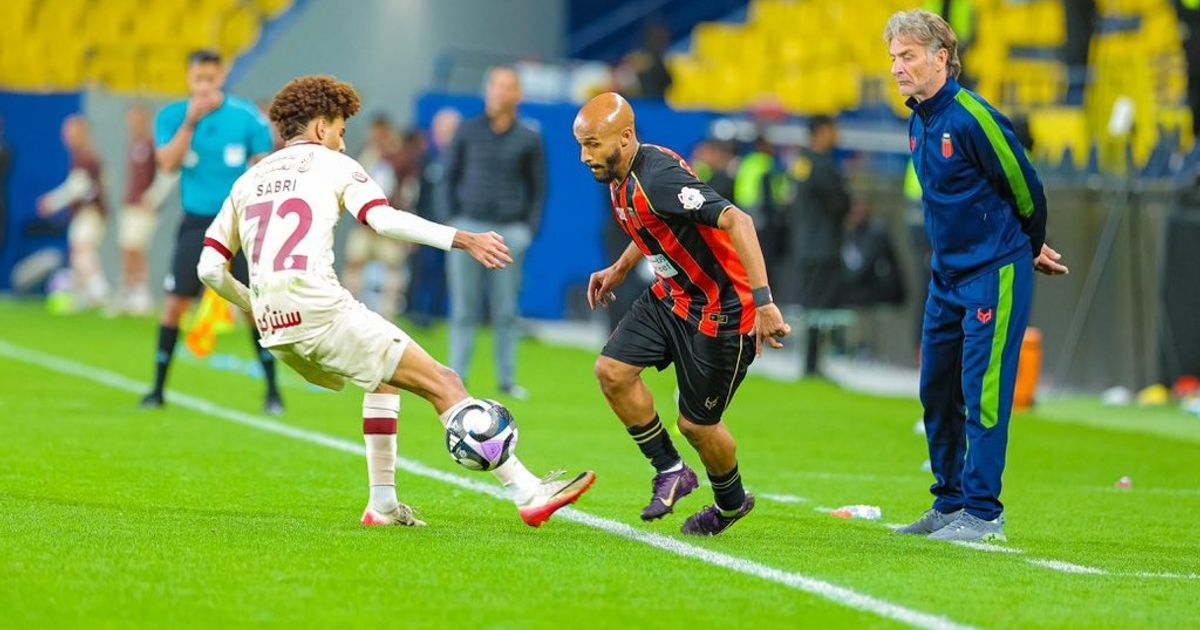 تعادل مثير بين الفيحاء والرياض.. وهدف صاروخي يحسم فوز الفتح