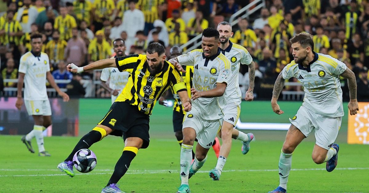 قنبلة الموسم.. بنزيما مرشح للرحيل عن الاتحاد بعد اتصال هاتفي