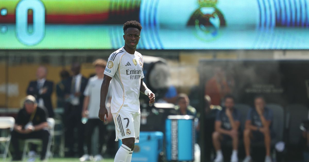 الدوري السعودي يُعدّ "عرضاً قياسياً" لضمّ فينيسيوس من ريال مدريد