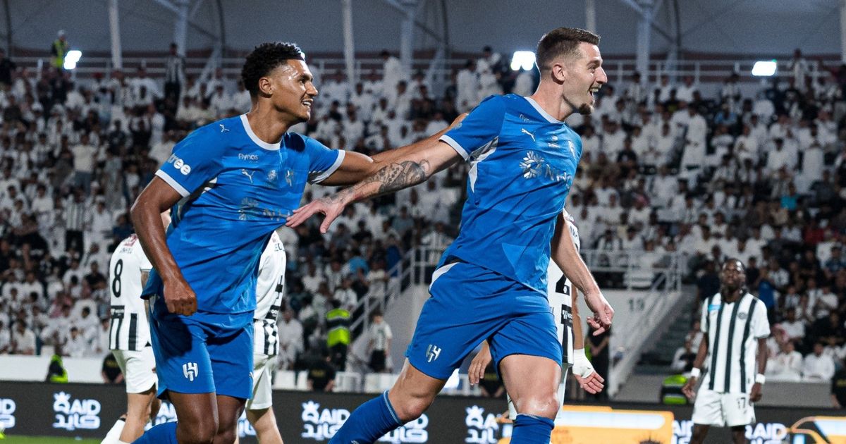 سافيتش الأفضل وواتكينز بين الأسوأ في مباراة الهلال والشباب