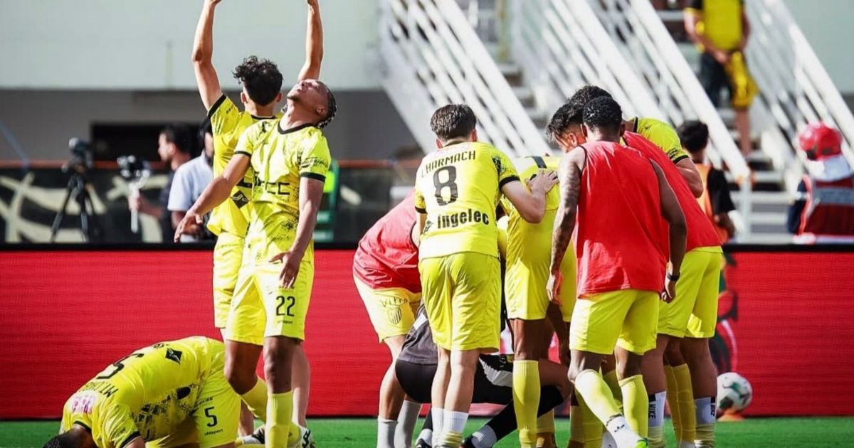 المغرب الفاسي ينهي صيام 41 عاماً ويتوج بلقب الدوري المغربي