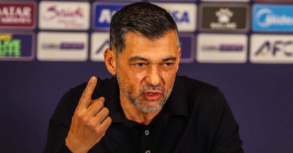 ناديان إيطاليان يراقبان سيرجيو كونسيساو مدرب الاتحاد السعودي