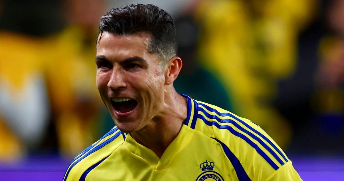 كريستيانو رونالدو بعد الوصول لجدة: ها نحن قادمون