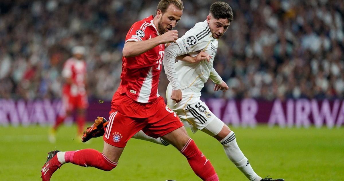 شوبيرا ساخراً: الأهلي اقترب من ضم فالفيردي وهاري كين ويفكر في رونالدو