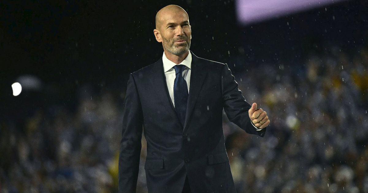 زيدان يستعد بصمت لخلافة ديشان في تدريب منتخب فرنسا