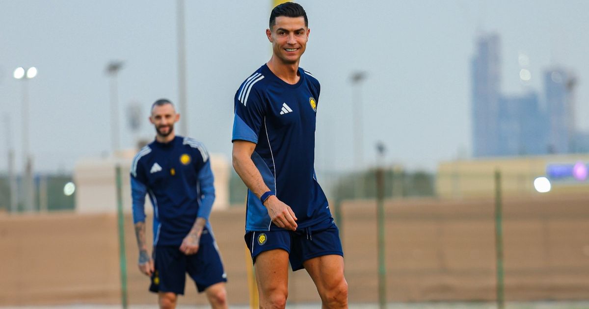 رونالدو يقود هجوم النصر أمام الأهلي من أجل حلم النهائي