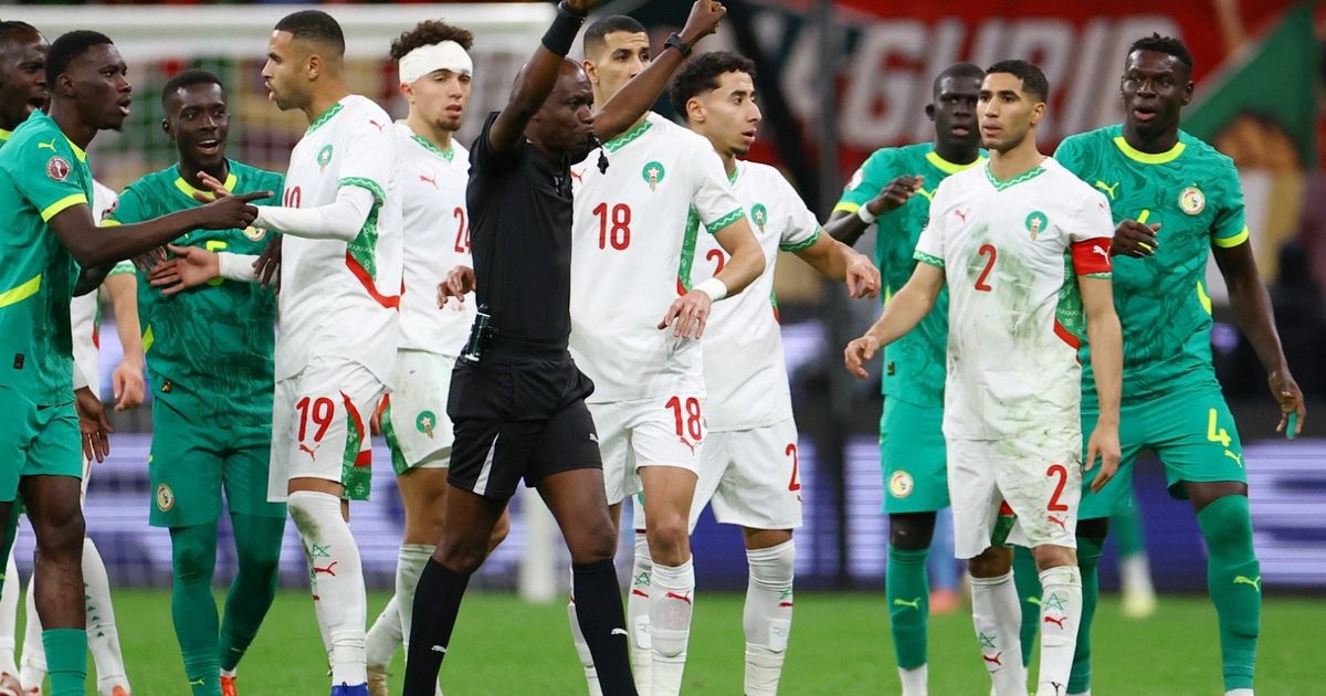 المغرب والسنغال "بطلا إفريقيا" يعسكران جنباً إلى جنب في كأس العالم