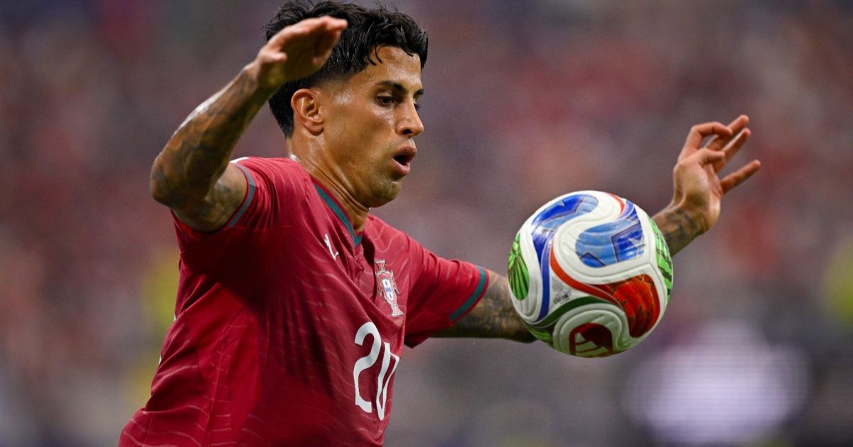 كانسيلو يضغط على الهلال لحسم انتقاله إلى برشلونة
