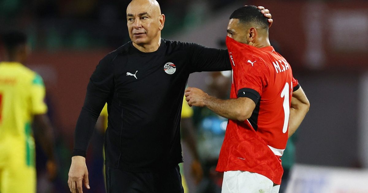 بعد هدوء العاصفة.. حسام حسن: أحترم صلاح وهو من أهم لاعبي العالم