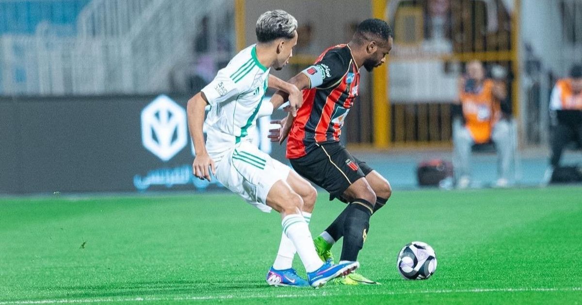 شاهد.. الأهلي يصمد أمام جناح الرياض وإلغاء هدف لروجر إيبانيز