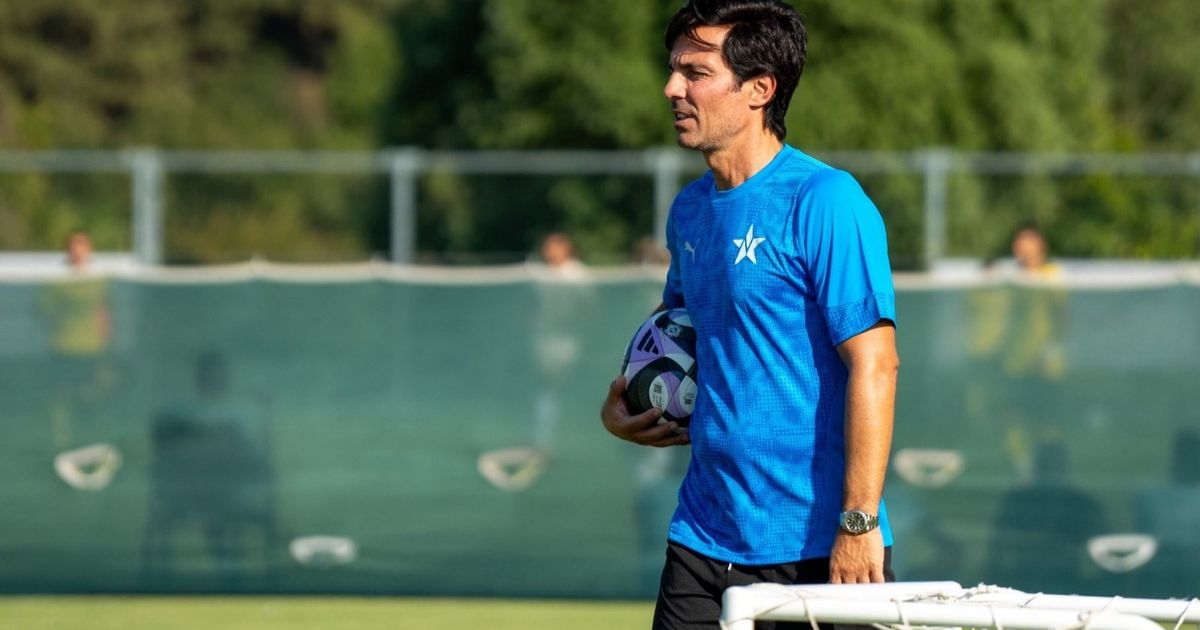 النجمة السعودي يُجدد عقد "صانع أمجاده" لموسم إضافي