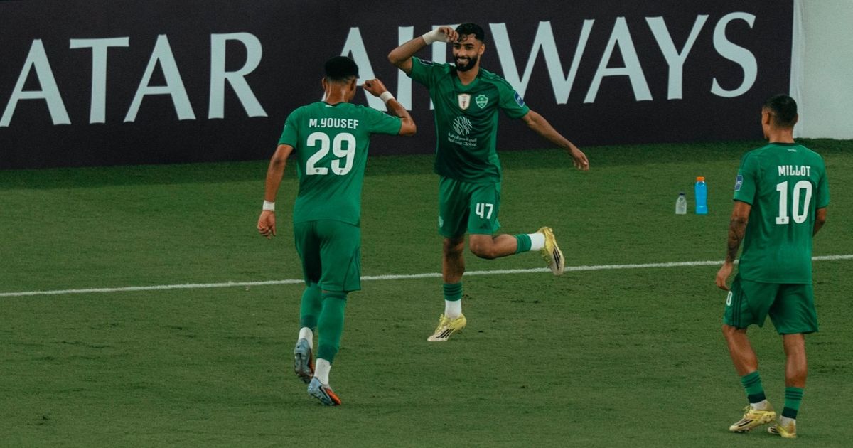 الأهلي السعودي ينجو من ريمونتادا أهلي دبي ويقترب من حسم الوصافة