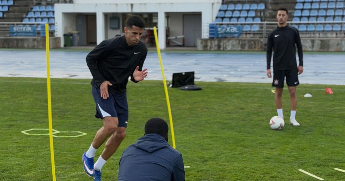 جواو كانسيلو يصل إلى برشلونة لاستكمال إعارته من الهلال
