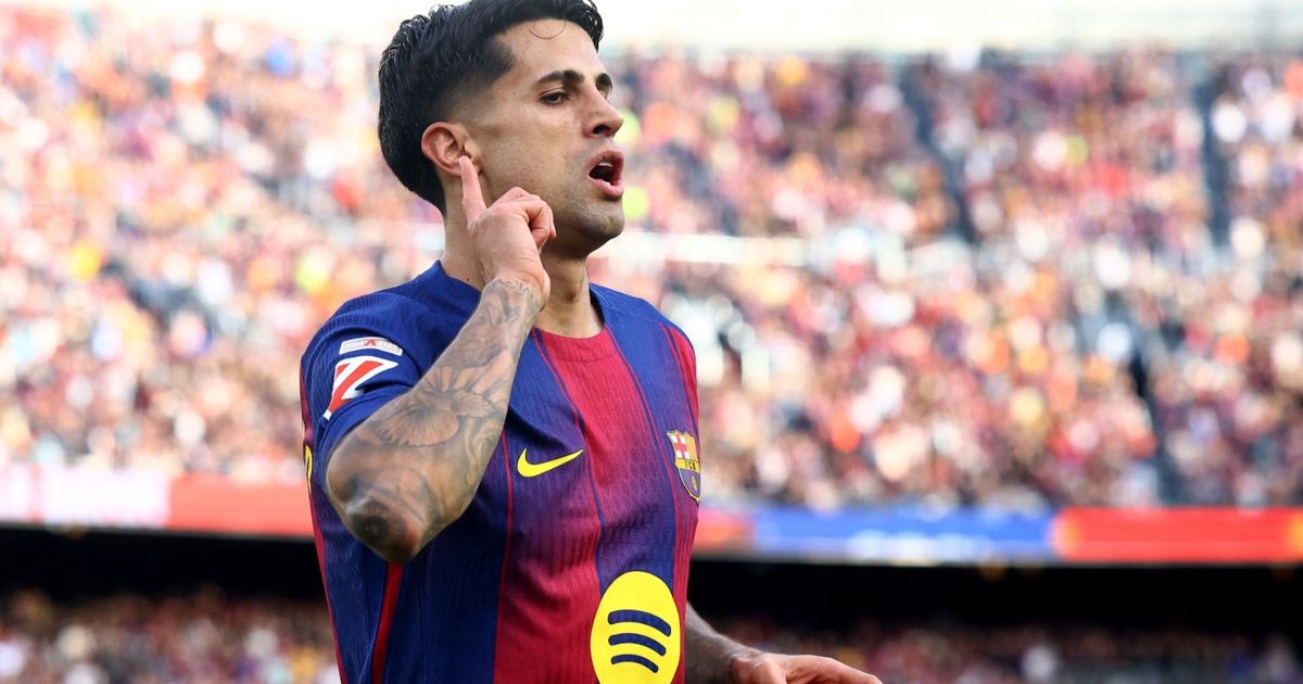 بعد تتويج برشلونة.. كانسيلو يحقق إنجازاً غير مسبوق في كرة القدم