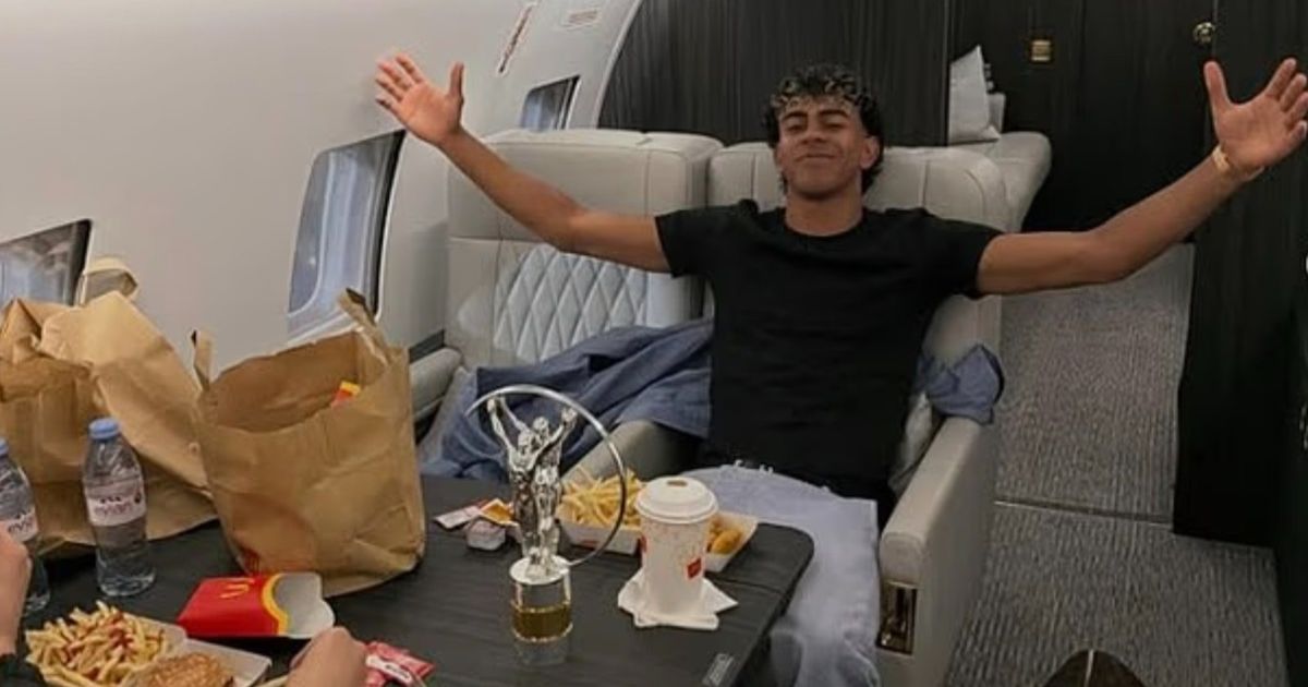 هل تسببت وجبة "ماكدونالدز" في انتهاء موسم يامال مع برشلونة؟