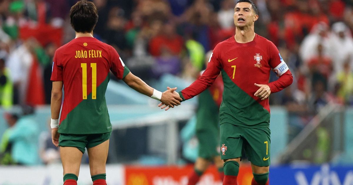 فيديو.. جواو فيلكس يركض خلف رونالدو في المران وسط صمت النصر