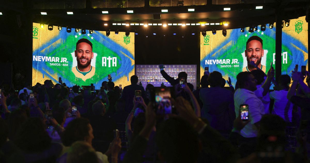 نيمار يشكر البرازيل ورافينيا ويتعهد باستعادة كأس العالم
