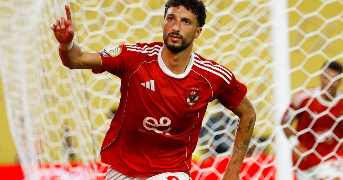 مهاجم نيوم الجديد.. حيرة بين وسام أبو علي ولاكازيت