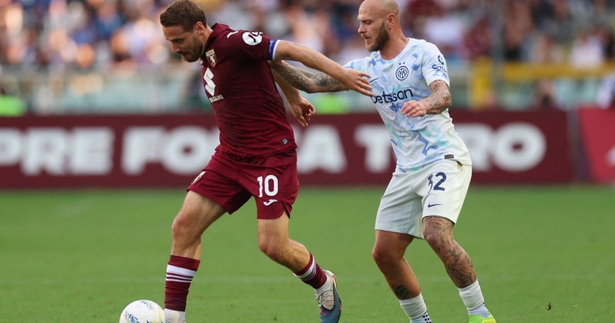 إنتر يتعثر في تورينو على أمل حسم لقب الدوري الإيطالي أمام بارما