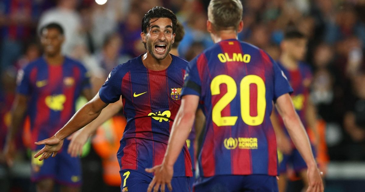 للعام الثاني.. جولة بالدراجات لأبطال الليغا في شوارع برشلونة