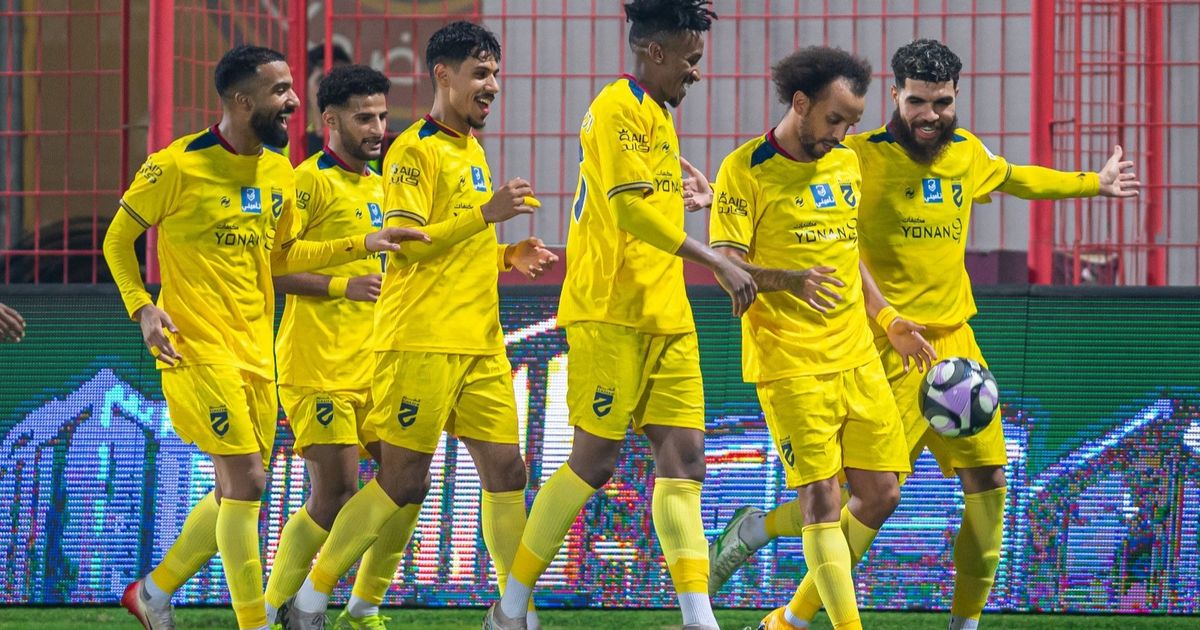 السومة يحرم الحزم من فوز أمام ضمك في مباراة درامية بافتتاح الدوري السعودي