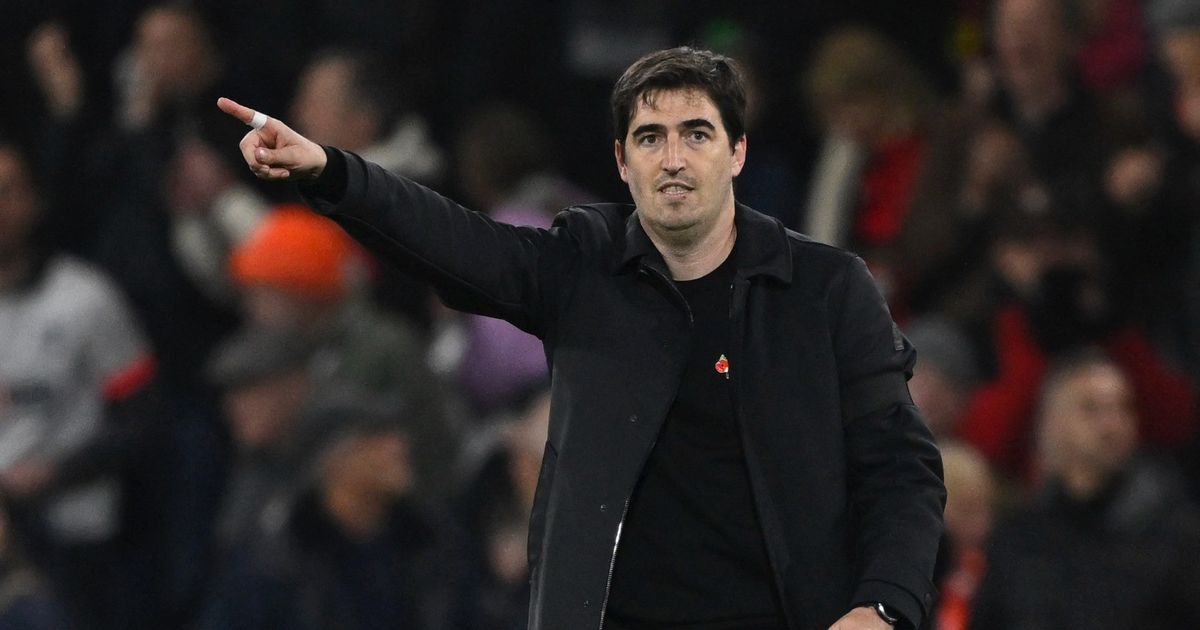 أندوني إيراولا يُزاحم مايكل كاريك على تدريب مانشستر يونايتد