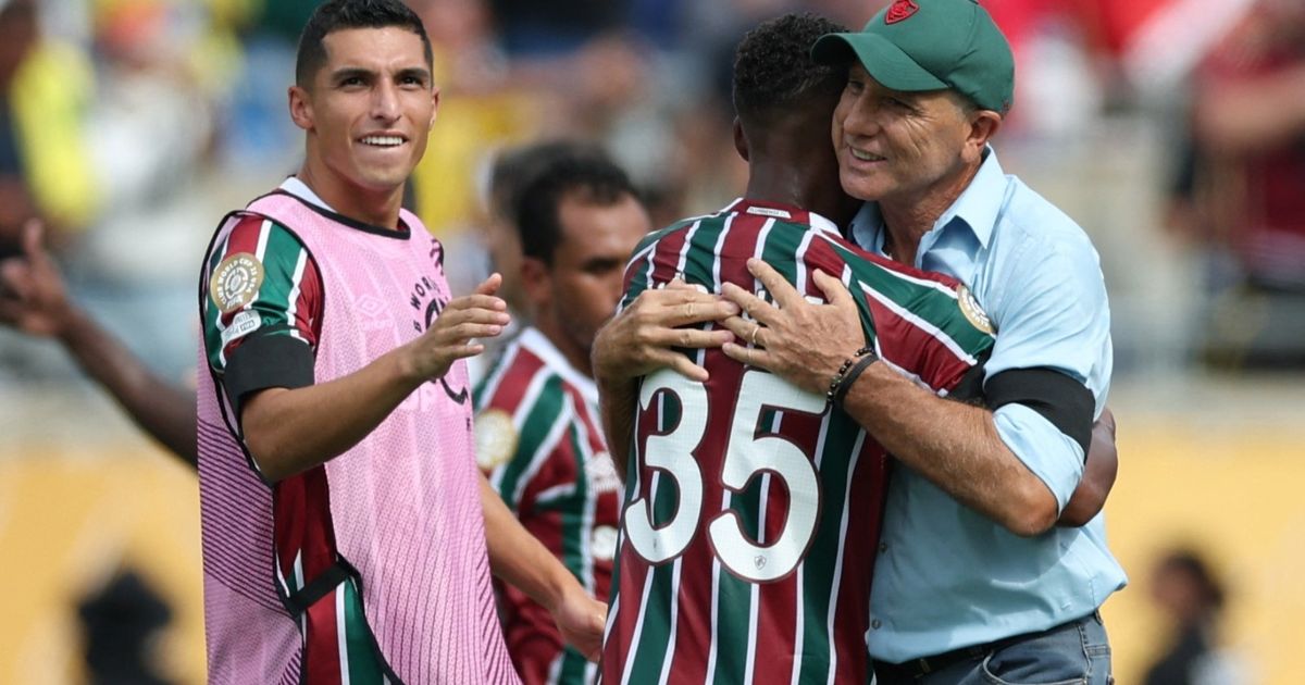 مدرب فلومينينسي: عطّلنا سلاح الهلال العنيد ويصفوني بالعبقري