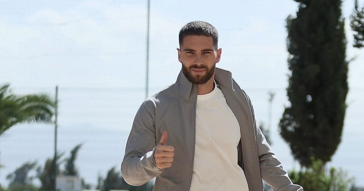 لوكا زيدان يخاطب جمهور الجزائر بعد استقبال حافل بمعسكر المنتخب