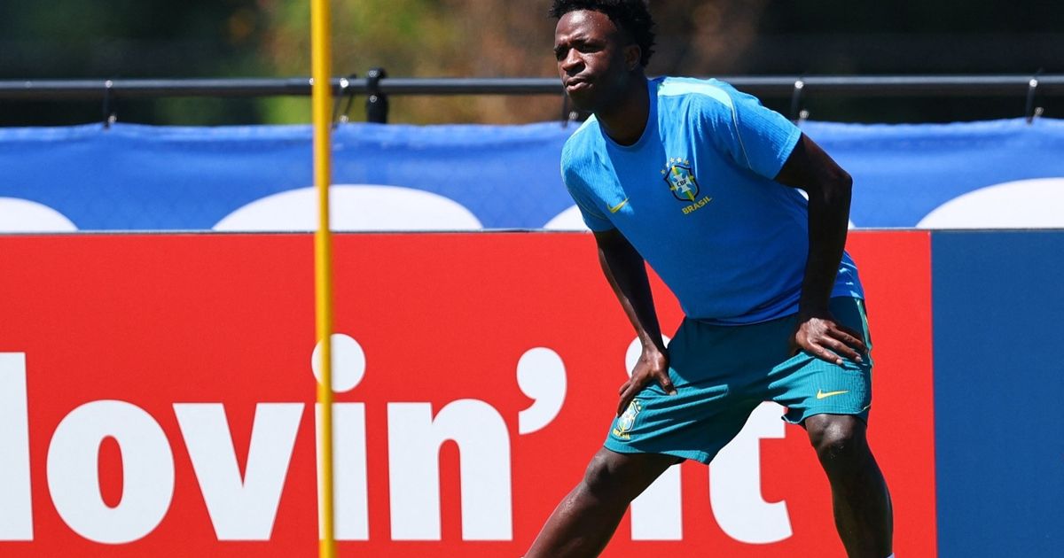 موقع الملاعب : مورينيو يطلب إشراكه في مفاوضات تجديد عقد فينيسيوس