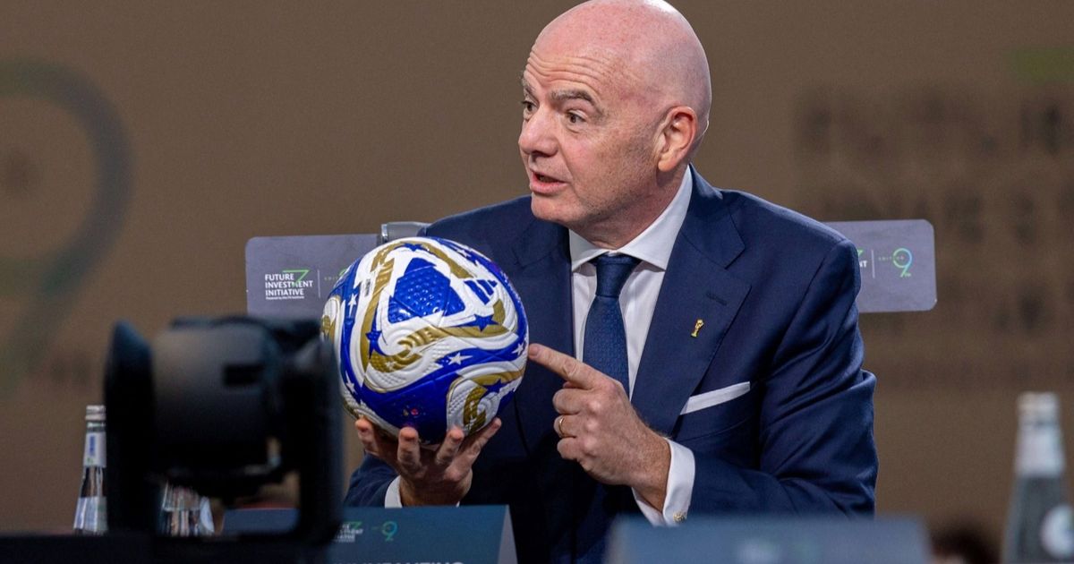 إنفانتينو: يجب أن نستغل الكرة لنشر السعادة وأبارك للسعودية