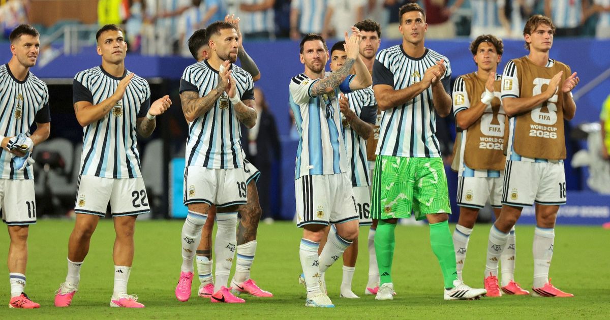 موقع الملاعب : 