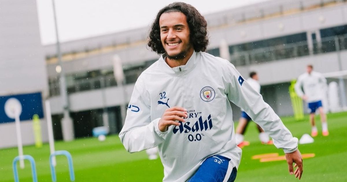 لماذا أنفق مانشستر سيتي 380 مليون يورو على ثورة الوسط؟