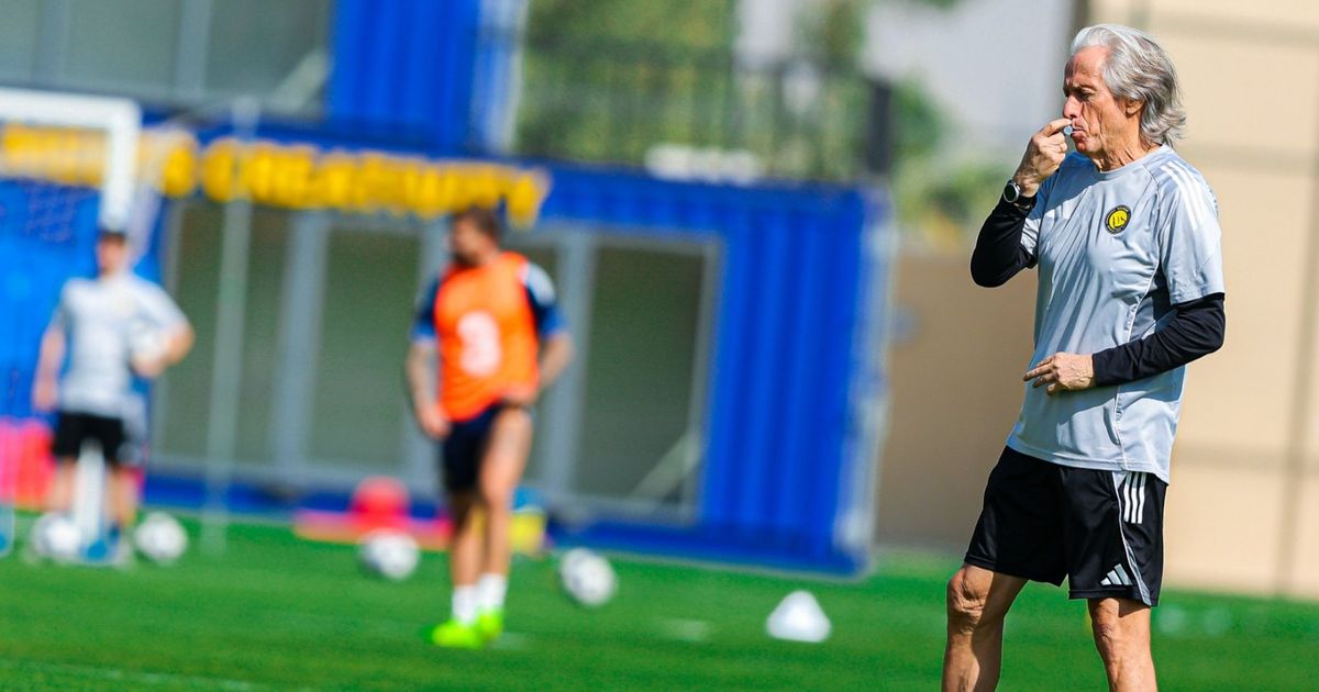 جيسوس يوضح سبب استبعاد كريستيانو رونالدو من مواجهة النصر وأركاداغ