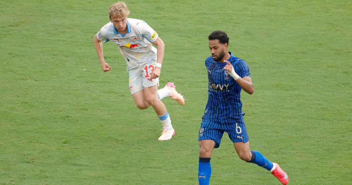 رينان لودي يشكو "حرمانه من مزاولة مهنته" في الهلال السعودي