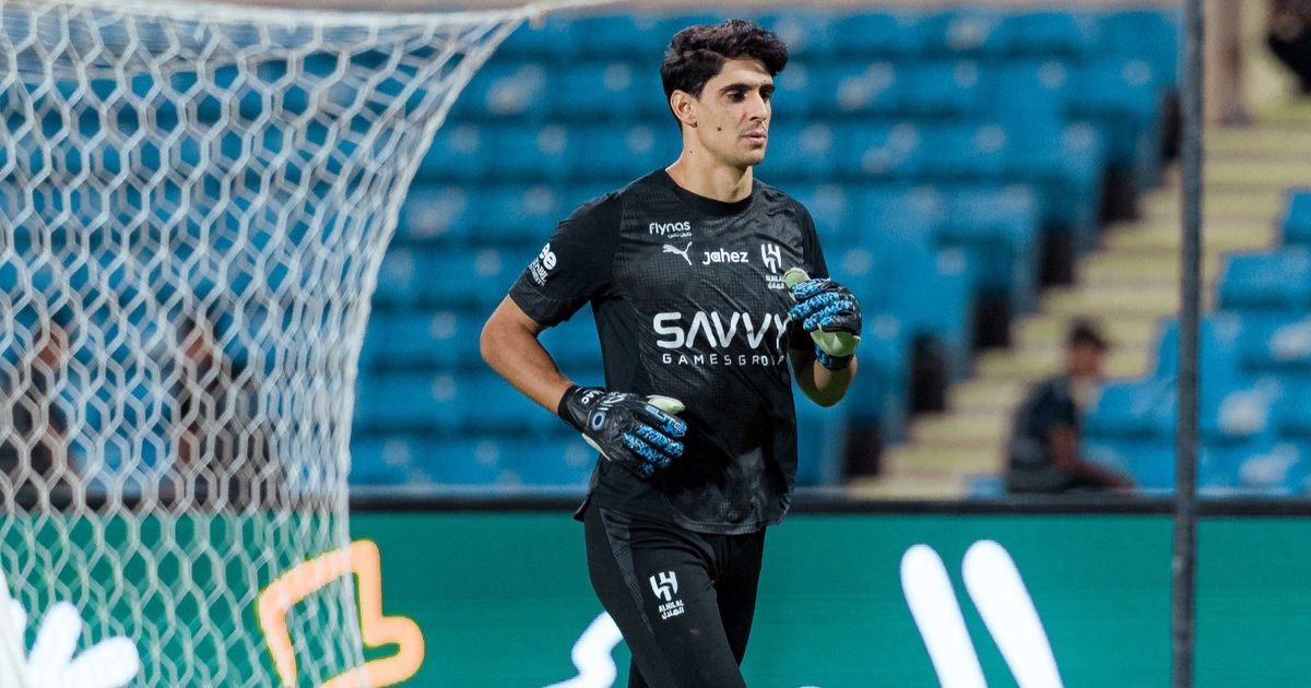 ياسين بونو فخور بترتيبه بين أفضل الحراس بحفل الكرة الذهبية ويشكر الهلال