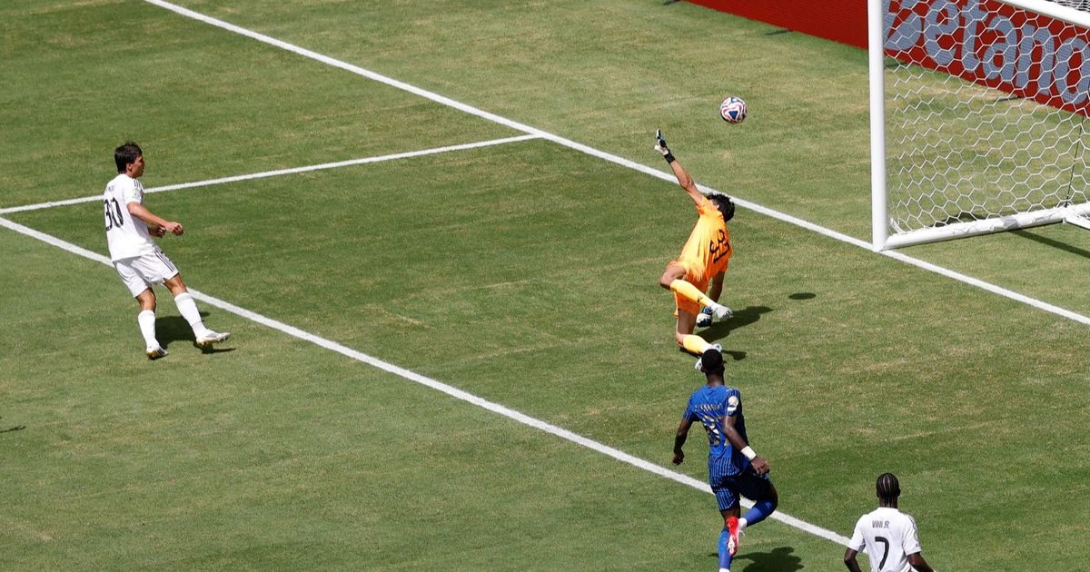 شاهد.. ريال يسجل "بضربة حظ" والهلال يدرك التعادل المستحق