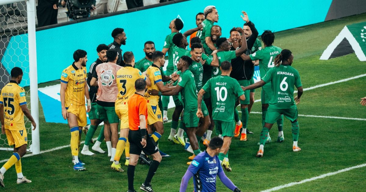 ملخص وأهداف مباراة الأهلي والتعاون (2-1) بدوري روشن السعودي
