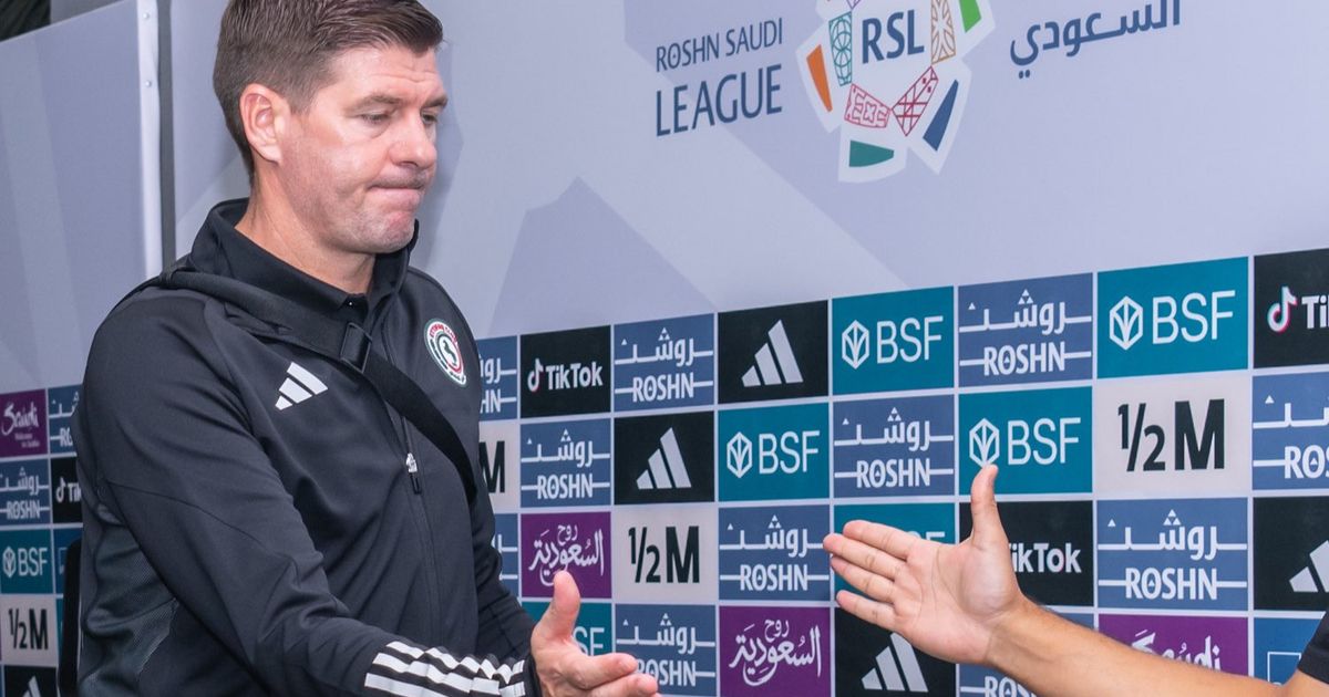 الاتفاق يشكو "أخطاء تحكيمية فادحة" بعد طرد رديف أمام العروبة