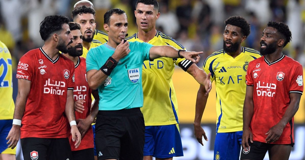 الحكم السعودي الطريس يشارك في مباراة ثانية بكأس العالم