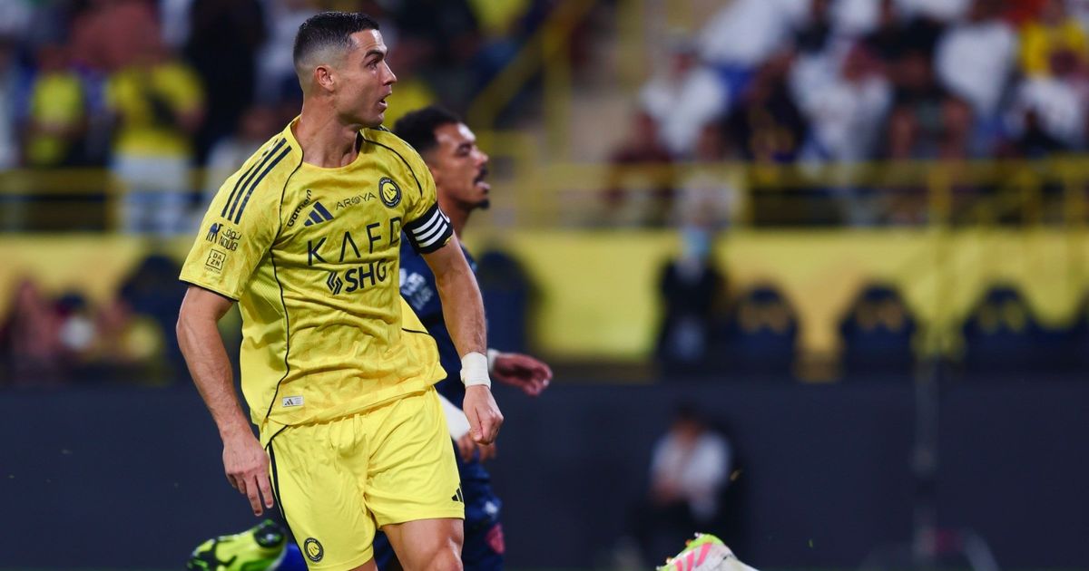 شاهد.. كريستيانو رونالدو يسجل هدفين ويقود النصر لفوز متأخر على الفيحاء