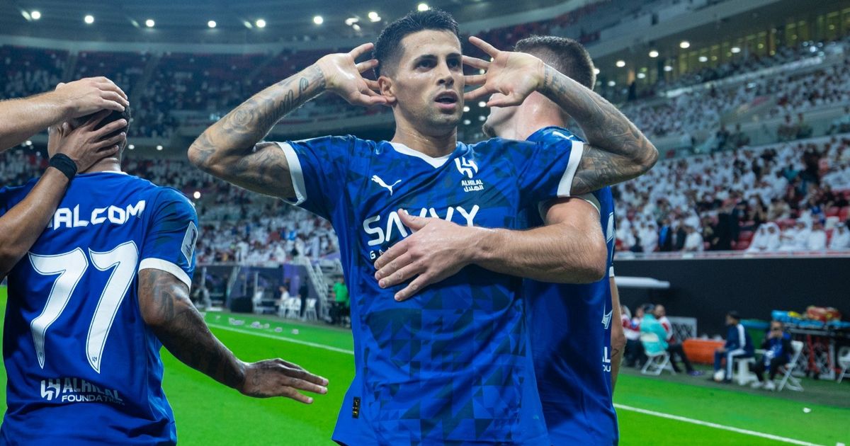 برشلونة يفاجئ الهلال بطلب استعادة كانسيلو