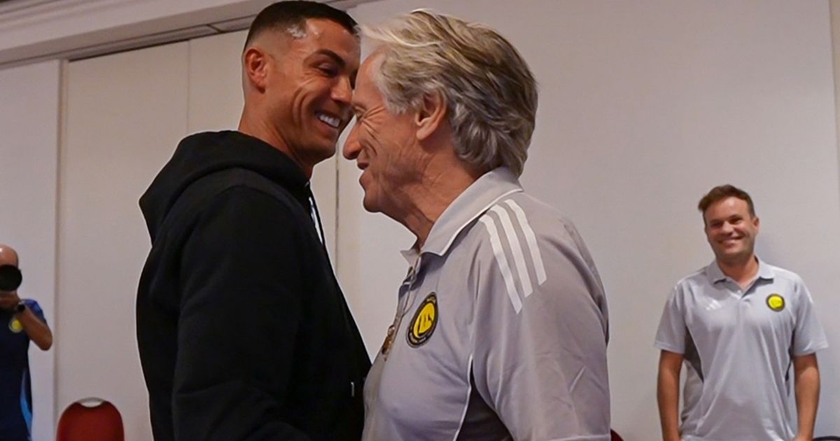 جيسوس: قبلت دعوة رونالدو لتدريب النصر وهذا أصعب تحدٍ في مسيرتي